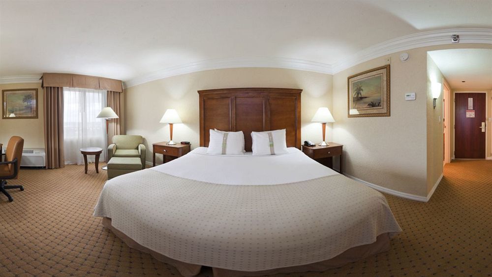 Holiday Inn Fort Lauderdale Airport By Ihg Hollywood Exterior photo